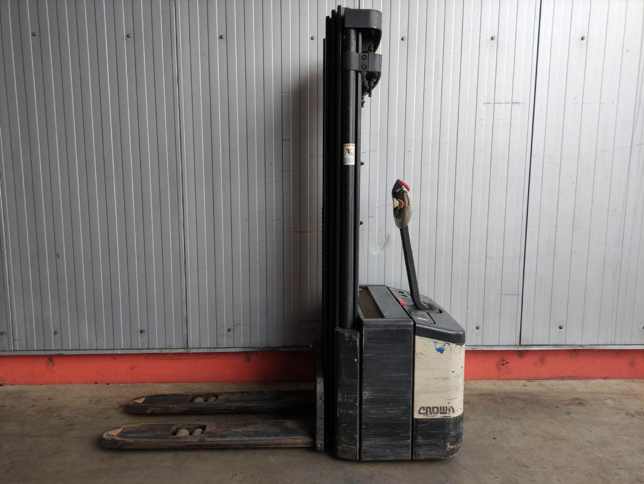 Crown WE 2300-1.6 TT - מערים: תמונה 1 Crown WE 2300-1.6 TT - מערים: תמונה 1