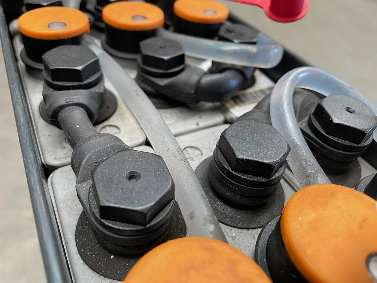 Exide 24 Volt I 2EPzB 200 - מצבר עבור ציוד לטיפול בחומרים: תמונה 3 Exide 24 Volt I 2EPzB 200 - מצבר עבור ציוד לטיפול בחומרים: תמונה 3