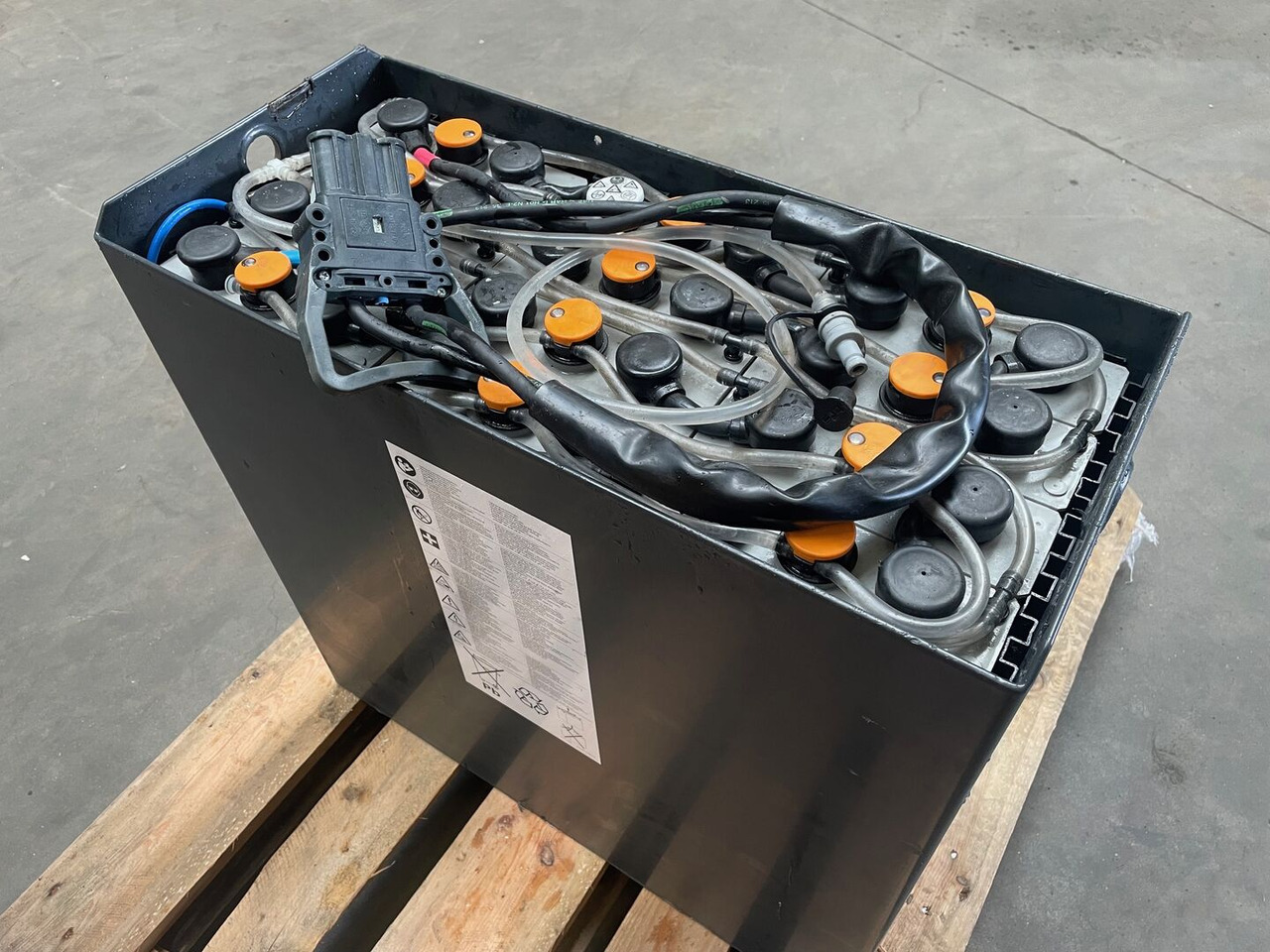 Hawker 24 Volt I 3 PZS 375 - מצבר עבור ציוד לטיפול בחומרים: תמונה 1 Hawker 24 Volt I 3 PZS 375 - מצבר עבור ציוד לטיפול בחומרים: תמונה 1