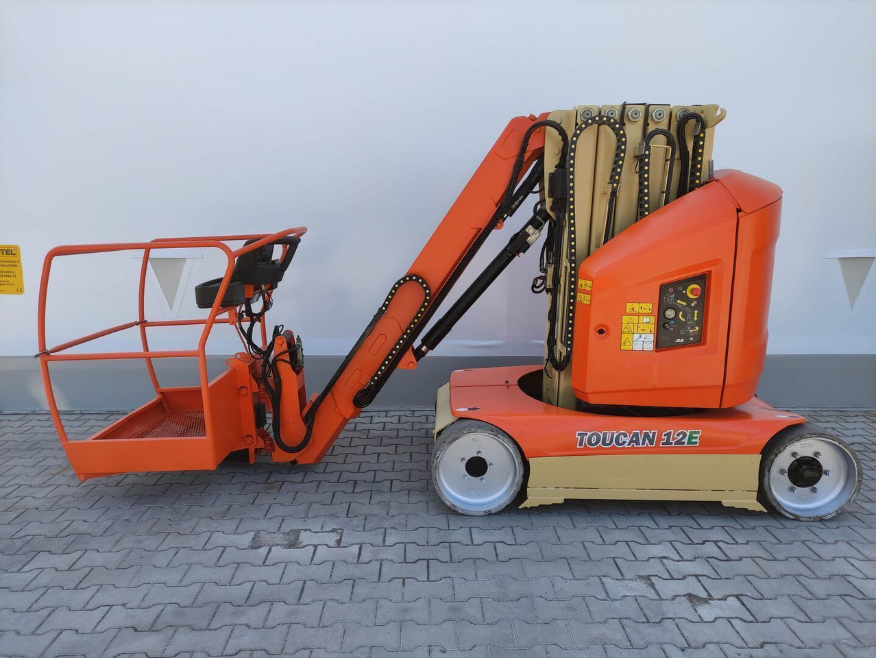 JLG Toucan 12 E (LACK NEU) - מעלית תורן אנכית: תמונה 1 JLG Toucan 12 E (LACK NEU) - מעלית תורן אנכית: תמונה 1