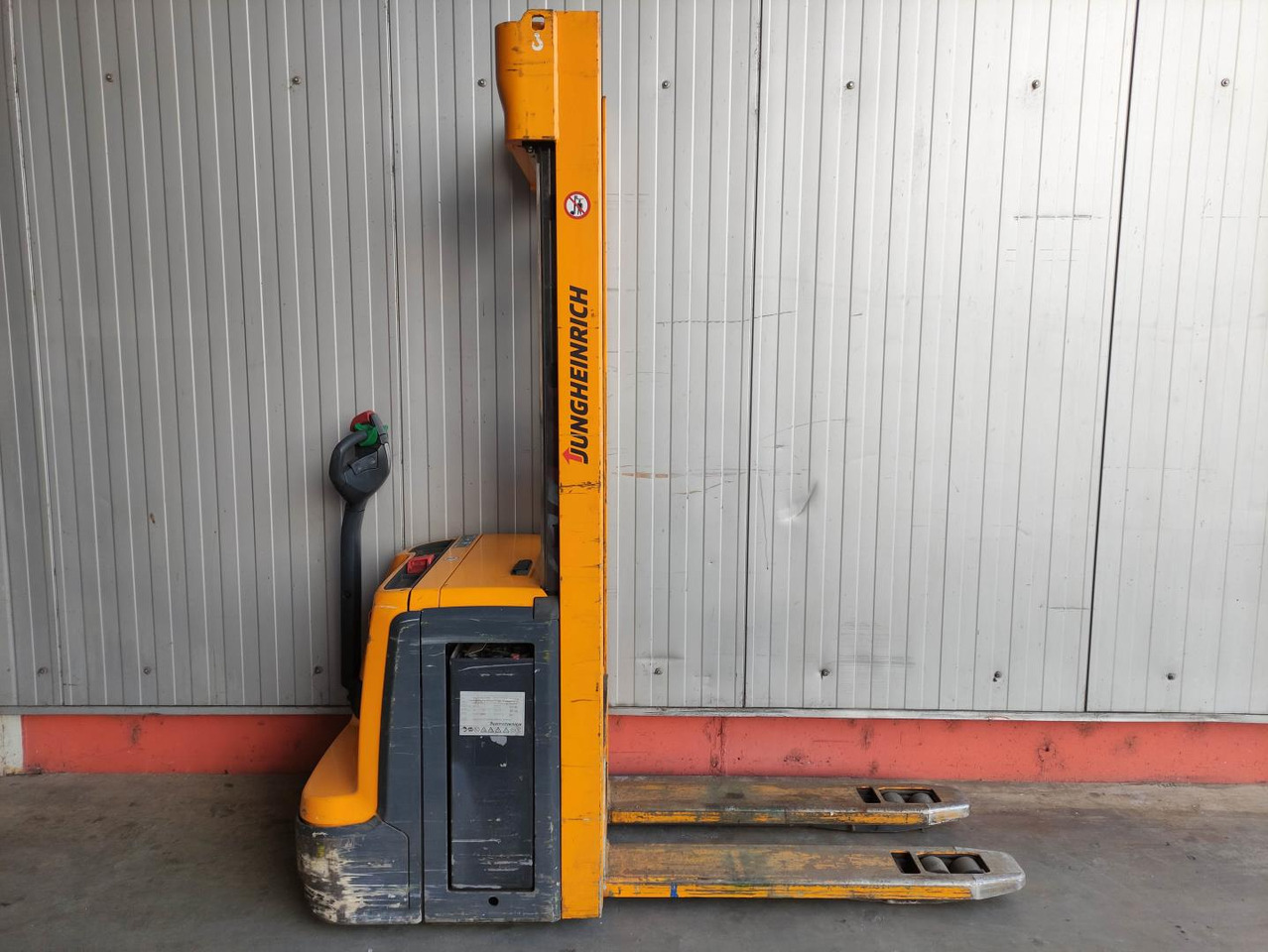 Jungheinrich EJC 212 Z - מערים: תמונה 2 Jungheinrich EJC 212 Z - מערים: תמונה 2