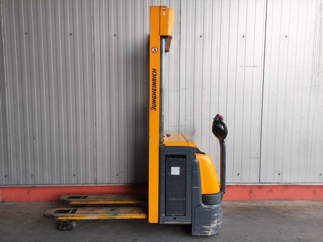 Jungheinrich EJC 212 Z - מערים: תמונה 1 Jungheinrich EJC 212 Z - מערים: תמונה 1