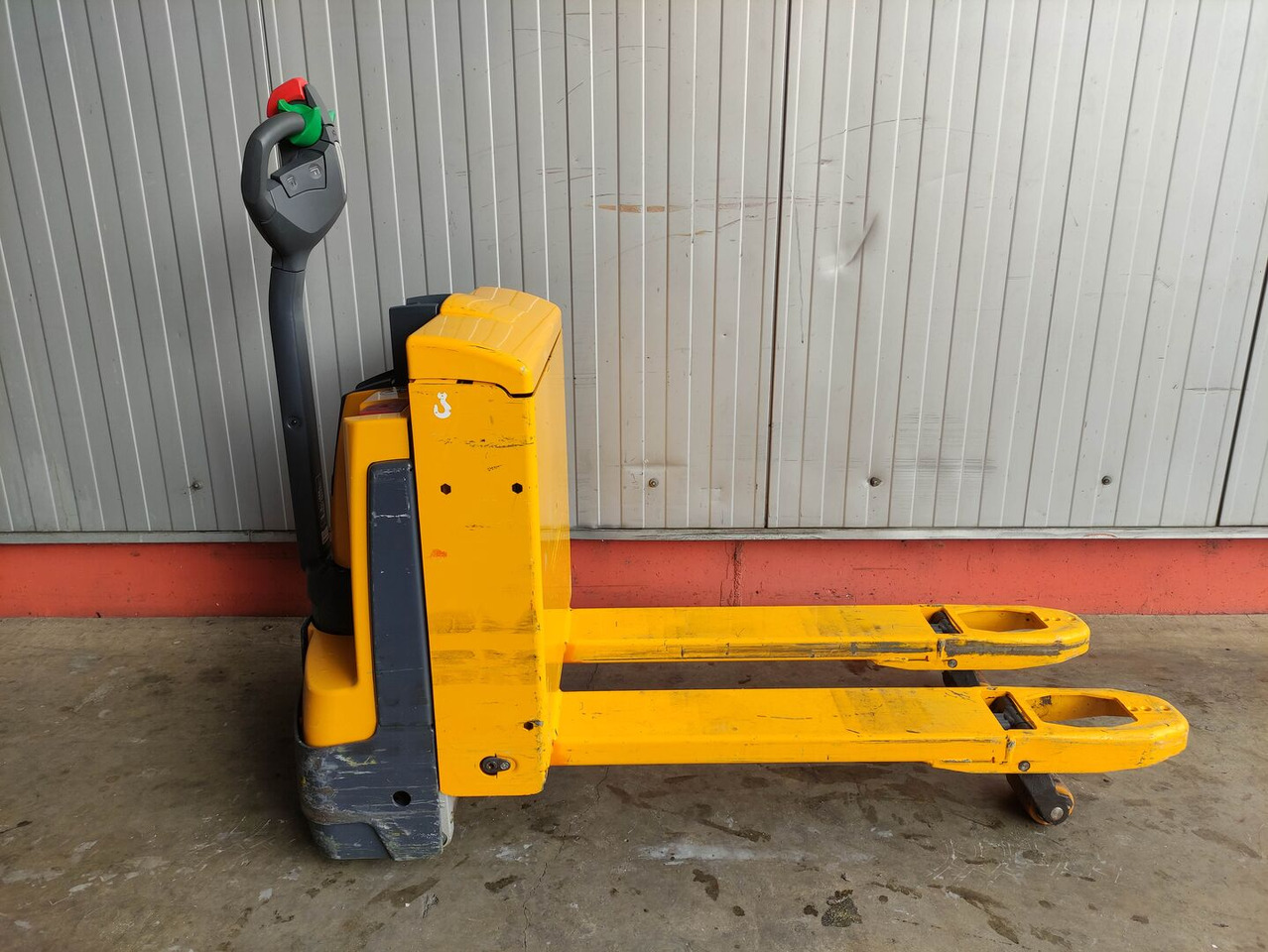 Jungheinrich EJE 116 - משאית משטחים: תמונה 2 Jungheinrich EJE 116 - משאית משטחים: תמונה 2