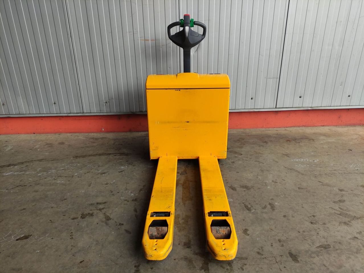 Jungheinrich EJE 116 - משאית משטחים: תמונה 3 Jungheinrich EJE 116 - משאית משטחים: תמונה 3