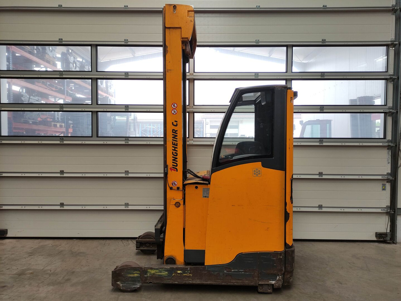 Jungheinrich ETM216 - משאית הגעה: תמונה 1 Jungheinrich ETM216 - משאית הגעה: תמונה 1