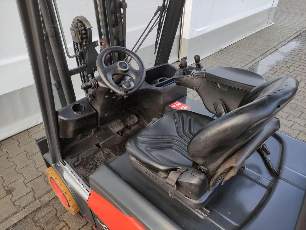 Linde E16-02-386-EVO - מלגזה חשמלית: תמונה 5 Linde E16-02-386-EVO - מלגזה חשמלית: תמונה 5