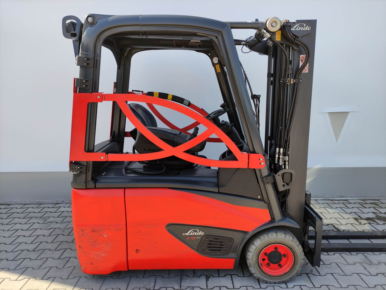 Linde E16-02-EVO-386 - מלגזה חשמלית: תמונה 2 Linde E16-02-EVO-386 - מלגזה חשמלית: תמונה 2
