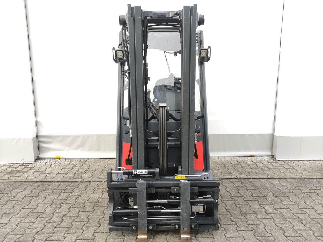Linde E16PH-02-386 - מלגזה חשמלית: תמונה 3 Linde E16PH-02-386 - מלגזה חשמלית: תמונה 3