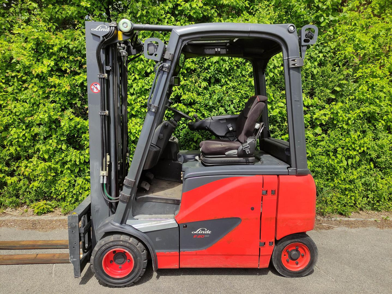 Linde E20-PH-02 - מלגזה חשמלית: תמונה 1 Linde E20-PH-02 - מלגזה חשמלית: תמונה 1