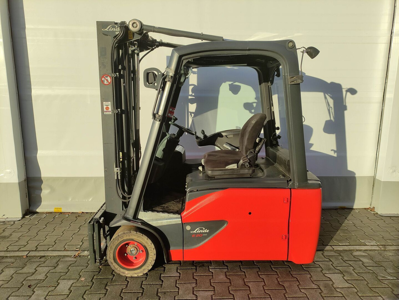 Linde E20L-02-386 - מלגזה חשמלית: תמונה 1 Linde E20L-02-386 - מלגזה חשמלית: תמונה 1