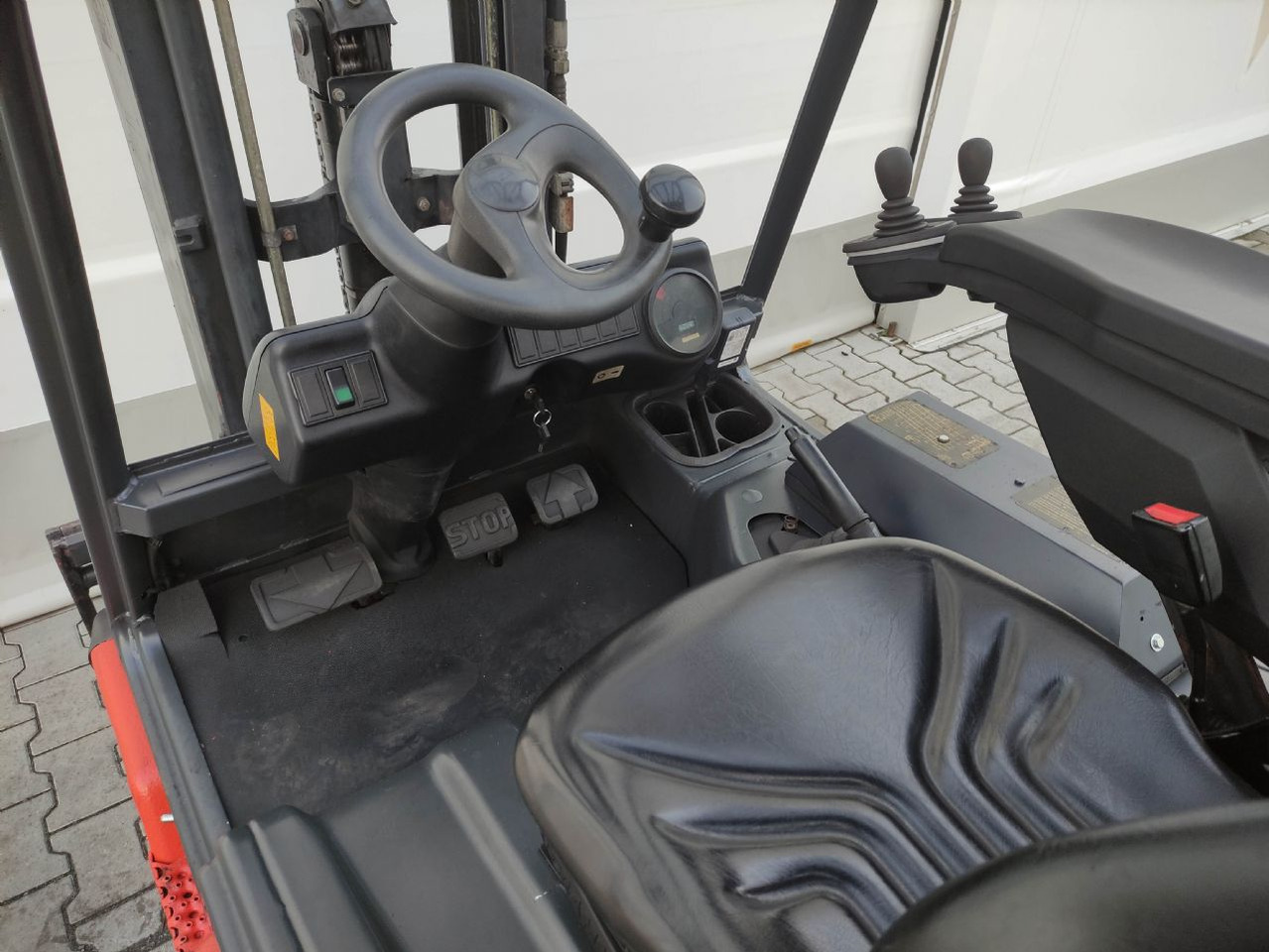 Linde E30-336-03 (LACK NEU) - מלגזה חשמלית: תמונה 5 Linde E30-336-03 (LACK NEU) - מלגזה חשמלית: תמונה 5