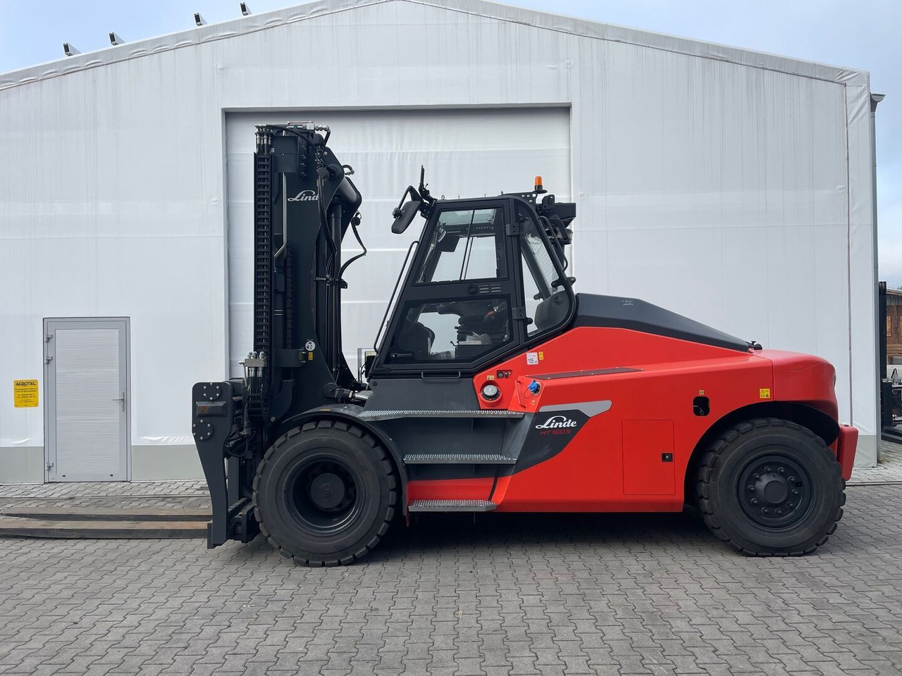 Linde HT160DS-1411 - מלגזת סולר: תמונה 1 Linde HT160DS-1411 - מלגזת סולר: תמונה 1
