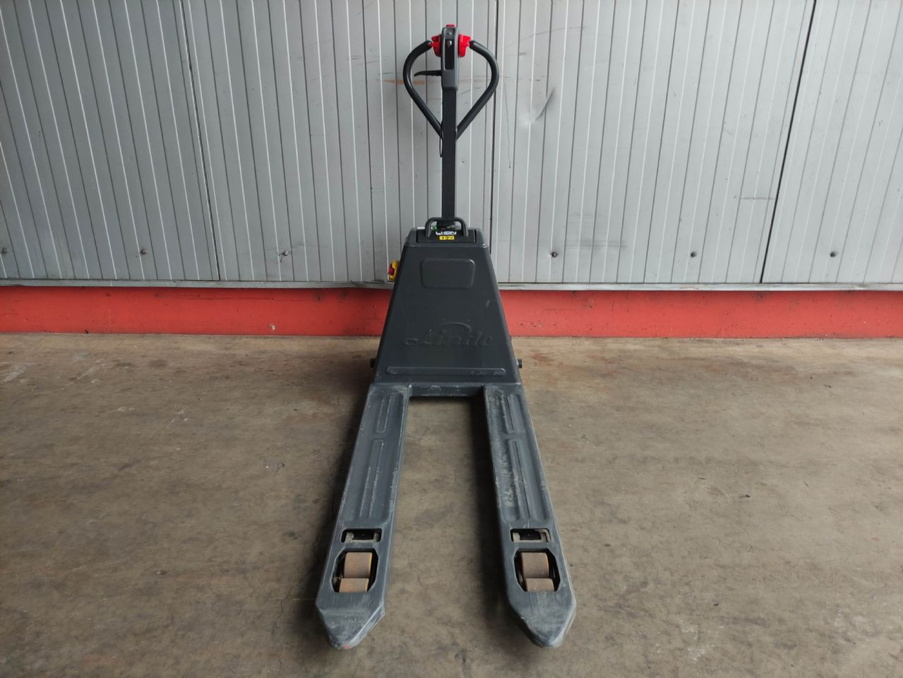Linde MT15C - משאית משטחים: תמונה 3 Linde MT15C - משאית משטחים: תמונה 3