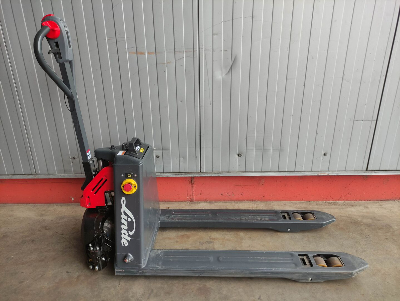 Linde MT15C - משאית משטחים: תמונה 2 Linde MT15C - משאית משטחים: תמונה 2