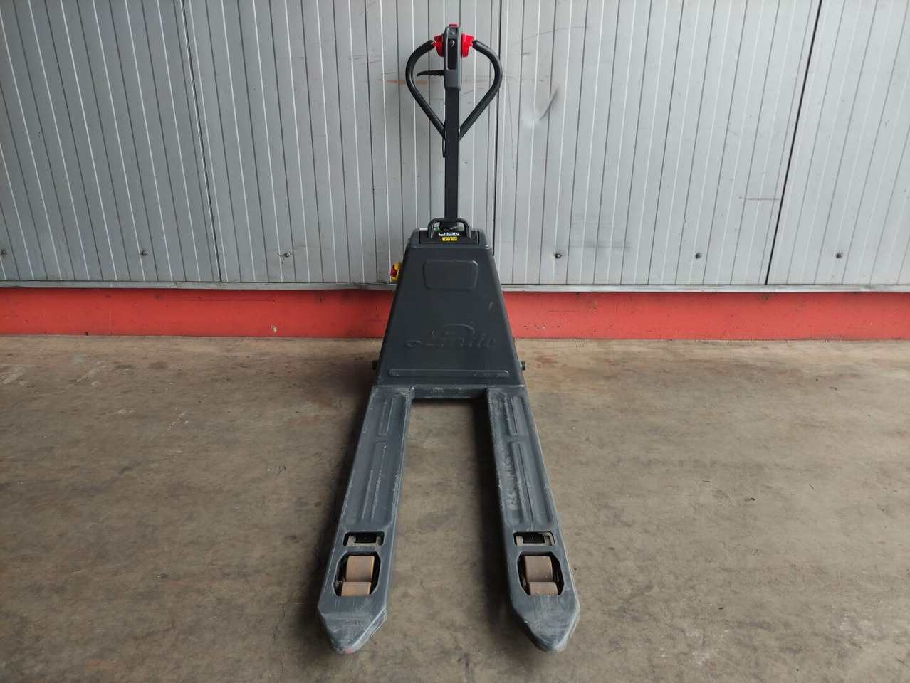 Linde MT15C - משאית משטחים: תמונה 3 Linde MT15C - משאית משטחים: תמונה 3