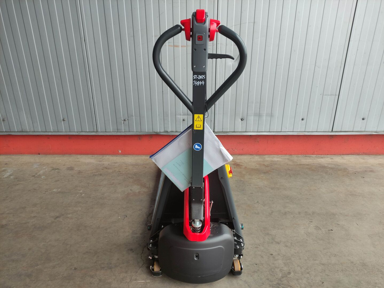 Linde MT15C - משאית משטחים: תמונה 4 Linde MT15C - משאית משטחים: תמונה 4