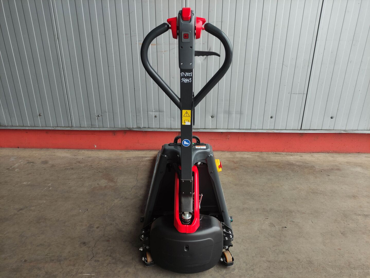 Linde MT15C - משאית משטחים: תמונה 4 Linde MT15C - משאית משטחים: תמונה 4