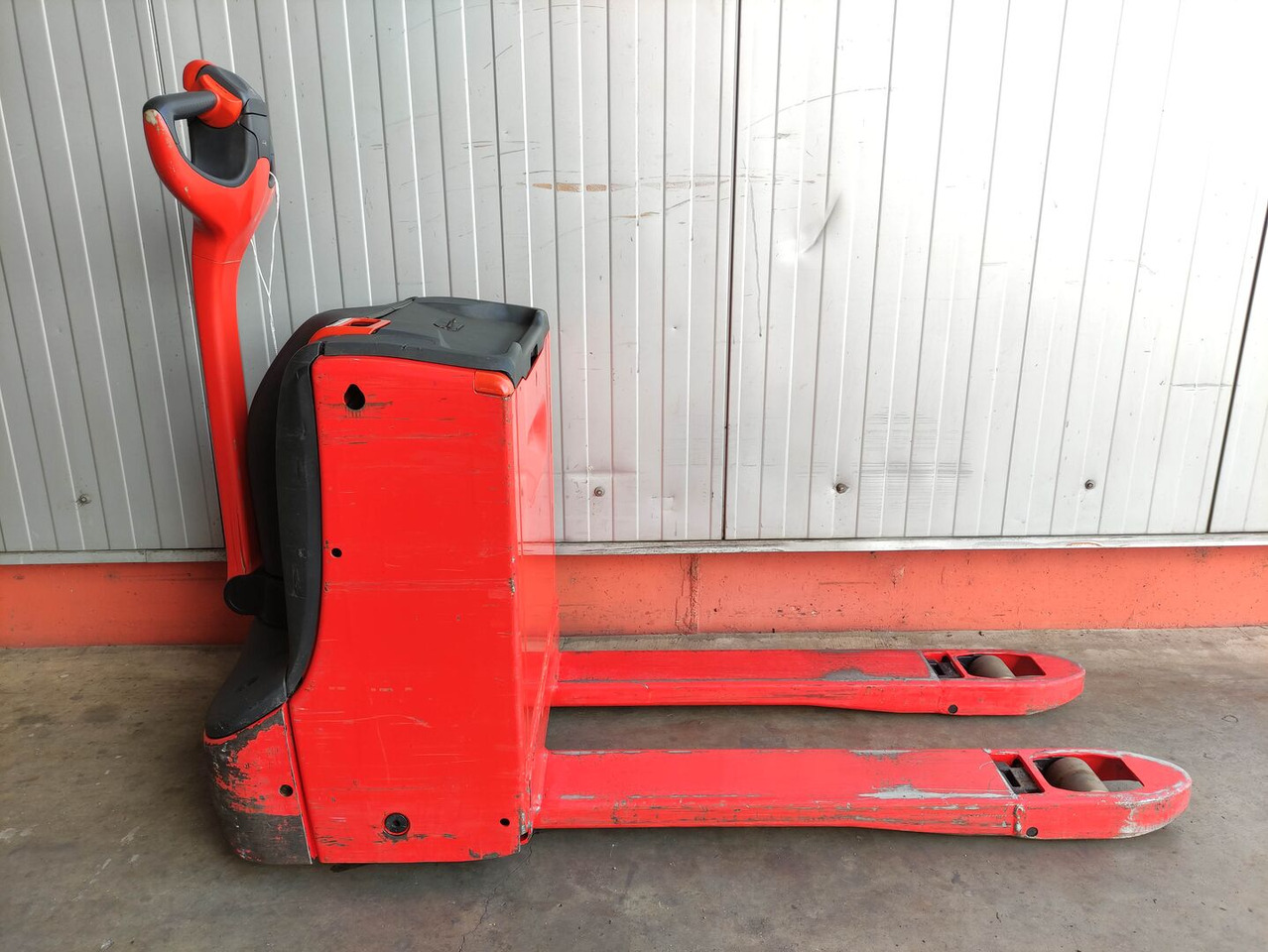 Linde T16-1152 - משאית משטחים: תמונה 2 Linde T16-1152 - משאית משטחים: תמונה 2