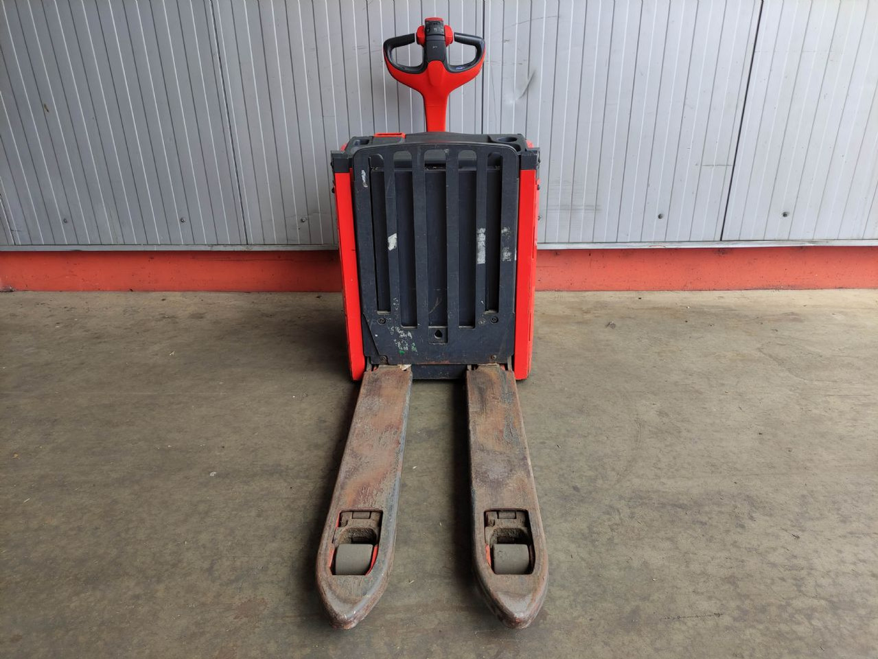 Linde T16L-1152 - משאית משטחים: תמונה 3 Linde T16L-1152 - משאית משטחים: תמונה 3