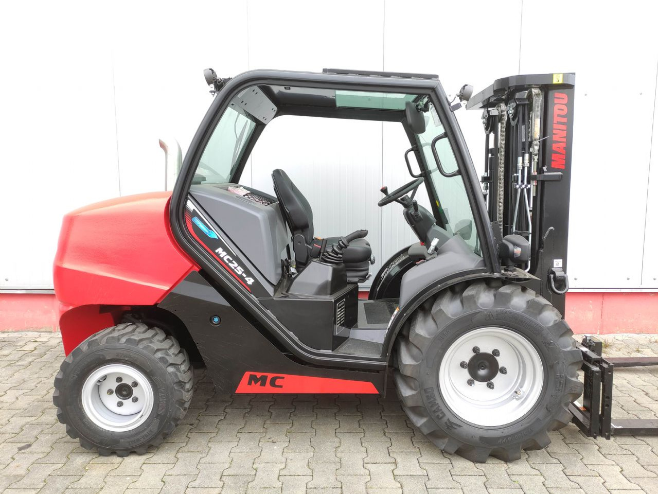 Manitou MC25-4 DK ST5 S1 (NEU) - מלגזת שטח קשה: תמונה 2 Manitou MC25-4 DK ST5 S1 (NEU) - מלגזת שטח קשה: תמונה 2
