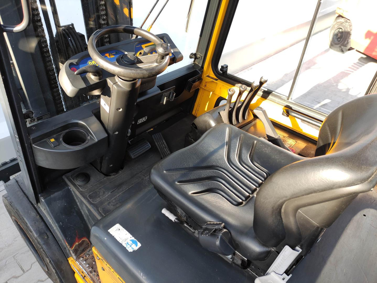 OM-Pimespo XE40 - מלגזה חשמלית: תמונה 5 OM-Pimespo XE40 - מלגזה חשמלית: תמונה 5