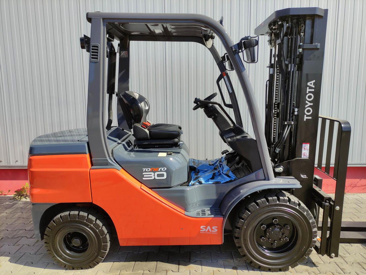 Toyota 52-8FDF30 - מלגזת סולר: תמונה 2 Toyota 52-8FDF30 - מלגזת סולר: תמונה 2