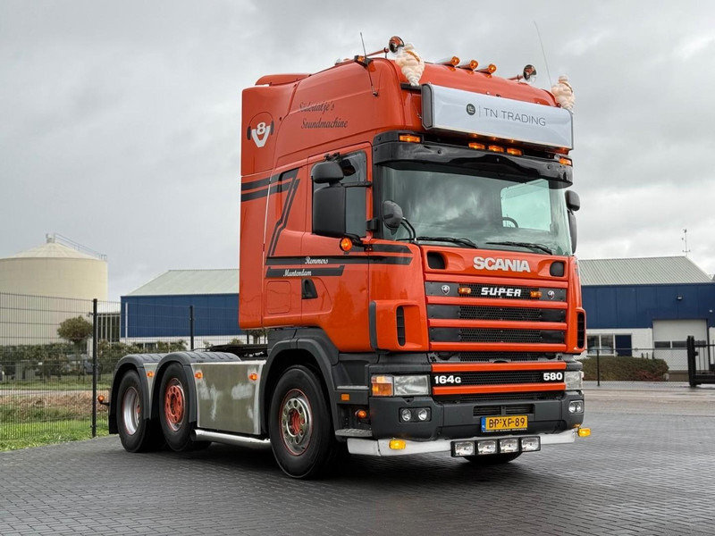 Scania R 164 GA 6X2/4 NA 580 SHOW TRUCK, GESTUURDE VOORLOPER, COMPLEET, TOP. - יחידת טרקטור: תמונה 1 Scania R 164 GA 6X2/4 NA 580 SHOW TRUCK, GESTUURDE VOORLOPER, COMPLEET, TOP. - יחידת טרקטור: תמונה 1