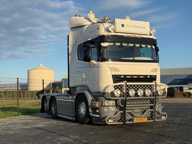 Scania R580 VOLLE SHOWTRUCK, VOLLUCHT, OPEN UITLAAT, INTERIEUR. - יחידת טרקטור: תמונה 1 Scania R580 VOLLE SHOWTRUCK, VOLLUCHT, OPEN UITLAAT, INTERIEUR. - יחידת טרקטור: תמונה 1