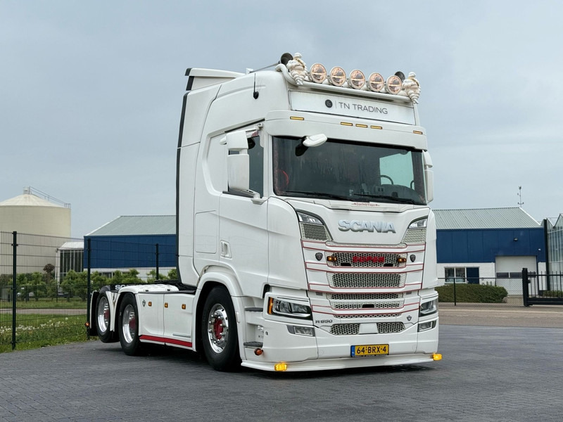 Scania R650 V8 FULL AIR, SHOW TRUCK, SPECIAL INTERIOR, DOUBLE BOOGIE - יחידת טרקטור: תמונה 1 Scania R650 V8 FULL AIR, SHOW TRUCK, SPECIAL INTERIOR, DOUBLE BOOGIE - יחידת טרקטור: תמונה 1