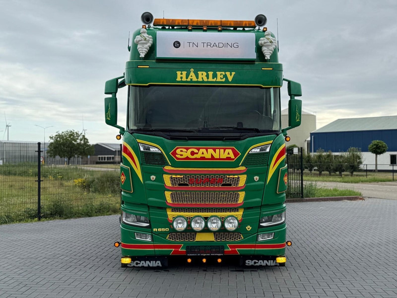 Scania R650 V8 SHOWTRUCK, VOLLUCHT, RETARDER, AUDIO, HYDRAULIEK, COMPLEET VOL. - יחידת טרקטור: תמונה 4 Scania R650 V8 SHOWTRUCK, VOLLUCHT, RETARDER, AUDIO, HYDRAULIEK, COMPLEET VOL. - יחידת טרקטור: תמונה 4