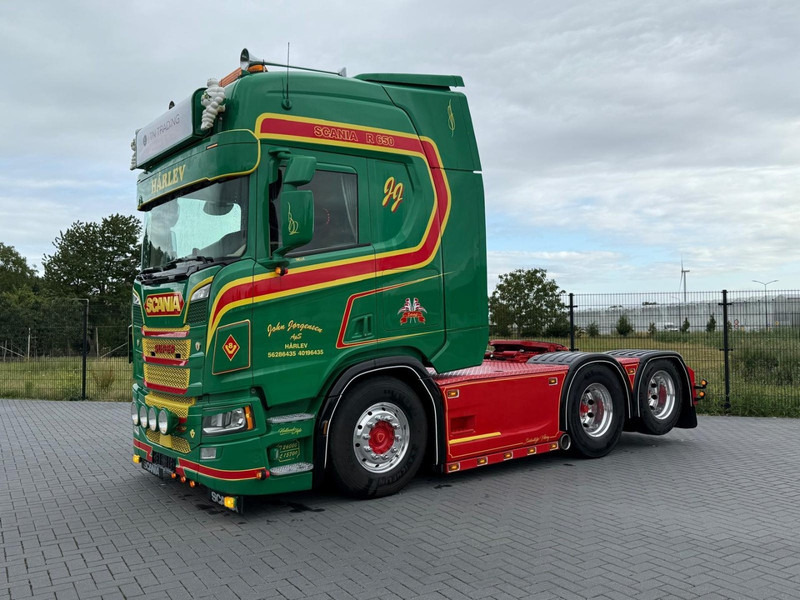 Scania R650 V8 SHOWTRUCK, VOLLUCHT, RETARDER, AUDIO, HYDRAULIEK, COMPLEET VOL. - יחידת טרקטור: תמונה 5 Scania R650 V8 SHOWTRUCK, VOLLUCHT, RETARDER, AUDIO, HYDRAULIEK, COMPLEET VOL. - יחידת טרקטור: תמונה 5