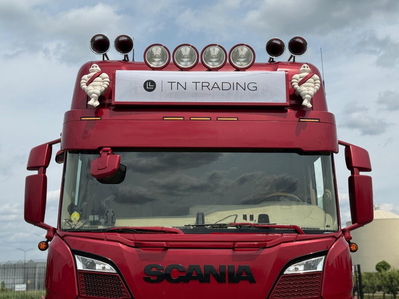 Scania S520 V8 NGS SHOWTRUCK, KLEP IN UITLAAT, 6X2/4, VOLLUCHT, RETARDER. - יחידת טרקטור: תמונה 3 Scania S520 V8 NGS SHOWTRUCK, KLEP IN UITLAAT, 6X2/4, VOLLUCHT, RETARDER. - יחידת טרקטור: תמונה 3