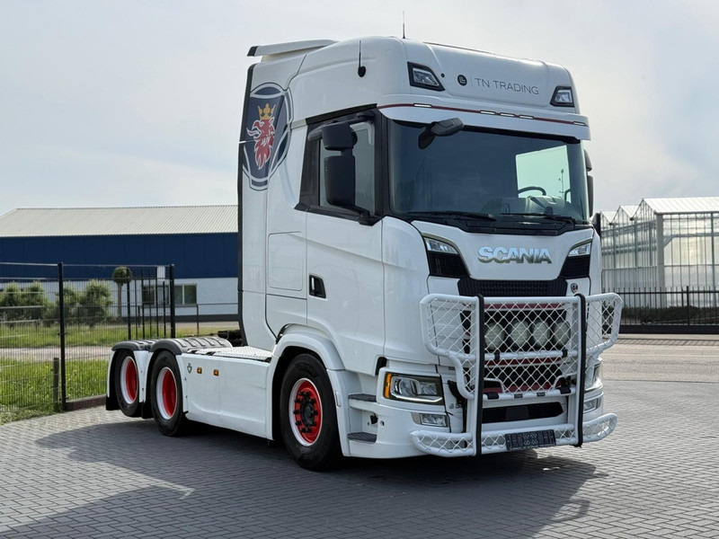 Scania S580 V8 NGS VOLLUCHT, PTO, LEER, RETARDER, TV, 3.15WB, BULLBAR. - יחידת טרקטור: תמונה 1 Scania S580 V8 NGS VOLLUCHT, PTO, LEER, RETARDER, TV, 3.15WB, BULLBAR. - יחידת טרקטור: תמונה 1