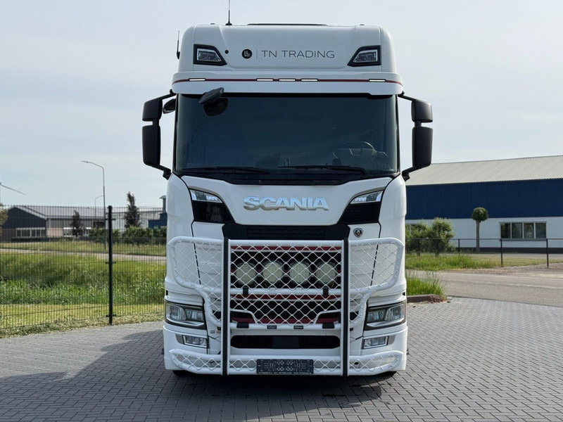Scania S580 V8 NGS VOLLUCHT, PTO, LEER, RETARDER, TV, 3.15WB, BULLBAR. - יחידת טרקטור: תמונה 4 Scania S580 V8 NGS VOLLUCHT, PTO, LEER, RETARDER, TV, 3.15WB, BULLBAR. - יחידת טרקטור: תמונה 4