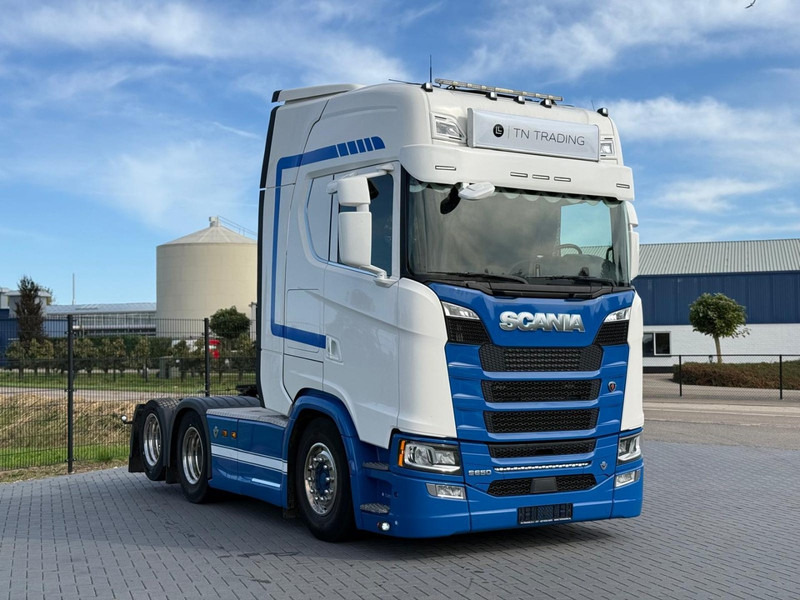 Scania S650 V8 NGS 2.95WB, PTO VOORBEREIDING, VOLLUCHT, KING OF THE ROAD, RETARDER, LEER. - יחידת טרקטור: תמונה 1 Scania S650 V8 NGS 2.95WB, PTO VOORBEREIDING, VOLLUCHT, KING OF THE ROAD, RETARDER, LEER. - יחידת טרקטור: תמונה 1