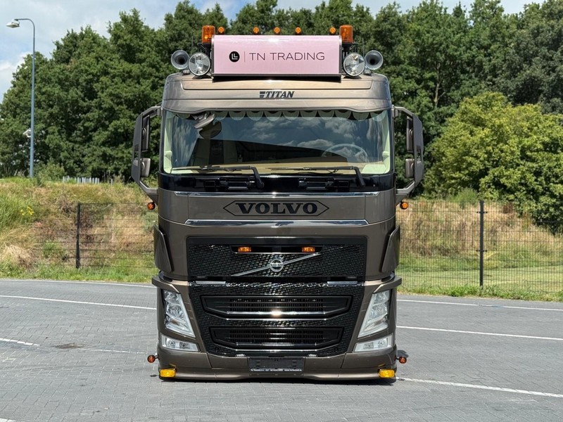 Volvo FH 13.500 SHOW TRUCK, FULL AIR, INTERIOR, TOP, HYDRAULIC. - יחידת טרקטור: תמונה 2 Volvo FH 13.500 SHOW TRUCK, FULL AIR, INTERIOR, TOP, HYDRAULIC. - יחידת טרקטור: תמונה 2