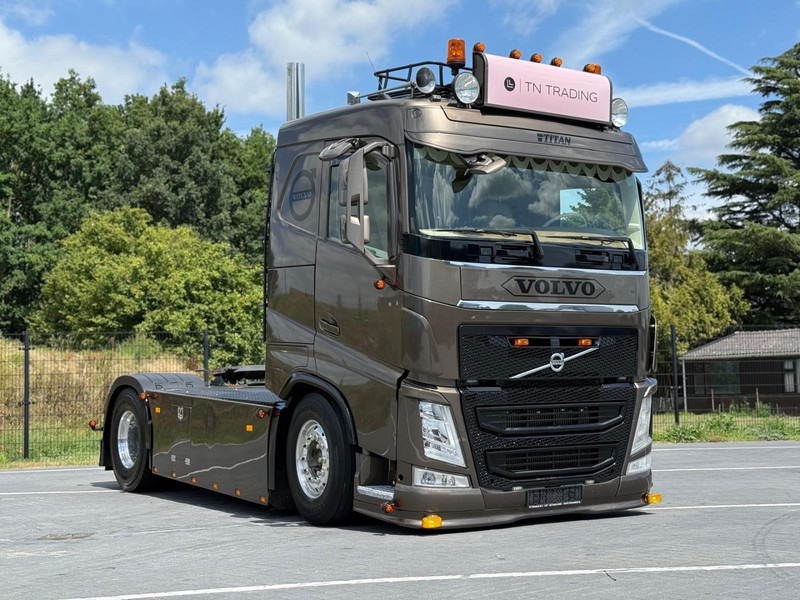 Volvo FH 13.500 SHOW TRUCK, FULL AIR, INTERIOR, TOP, HYDRAULIC. - יחידת טרקטור: תמונה 1 Volvo FH 13.500 SHOW TRUCK, FULL AIR, INTERIOR, TOP, HYDRAULIC. - יחידת טרקטור: תמונה 1