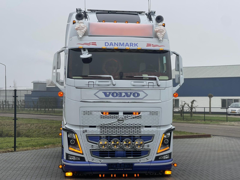 Volvo FH 16.750 SHOW TRUCK, FULL AIR, WB 3,10, SPECIAL INTERIOR, FULL! - יחידת טרקטור: תמונה 2 Volvo FH 16.750 SHOW TRUCK, FULL AIR, WB 3,10, SPECIAL INTERIOR, FULL! - יחידת טרקטור: תמונה 2