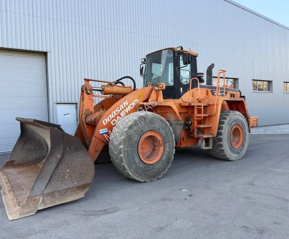 Daewoo M 400 V - מעמיס גלגלים: תמונה 1 Daewoo M 400 V - מעמיס גלגלים: תמונה 1