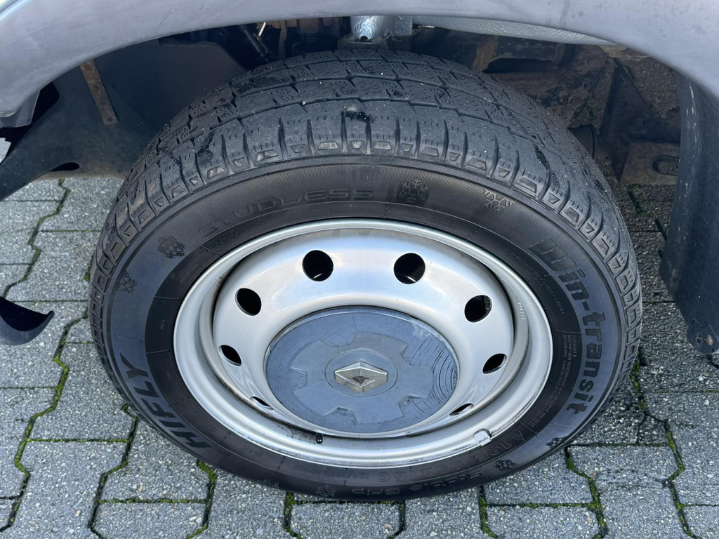 Renault Master-T28 2.5dCi L1H1 Dubbele cabine Trekhaak APK 05-2025 Loopt goed! - כלי רכב מסחרי קומבי: תמונה 3 Renault Master-T28 2.5dCi L1H1 Dubbele cabine Trekhaak APK 05-2025 Loopt goed! - כלי רכב מסחרי קומבי: תמונה 3