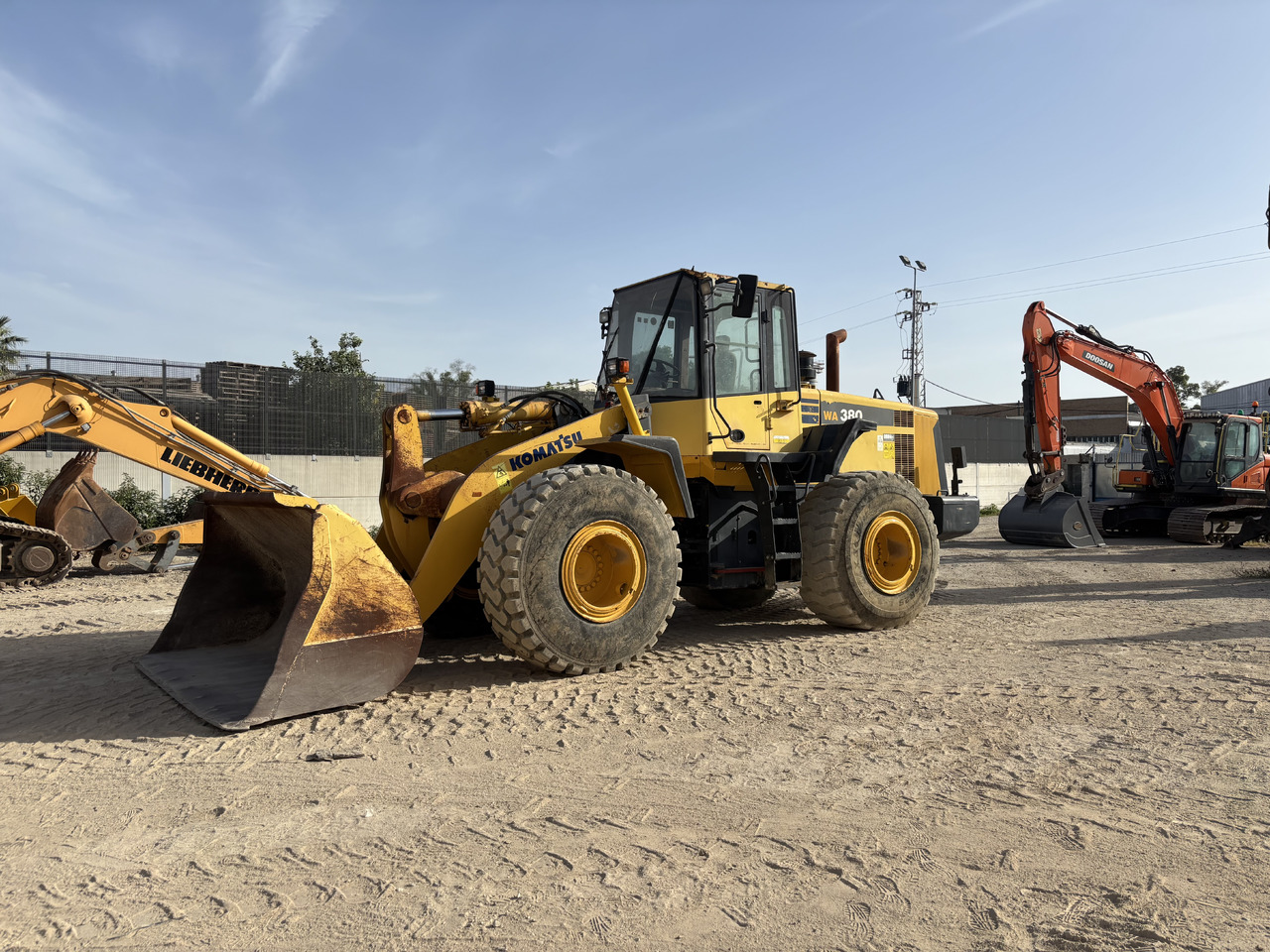 KOMATSU WA380-6 - מעמיס: תמונה 1 KOMATSU WA380-6 - מעמיס: תמונה 1