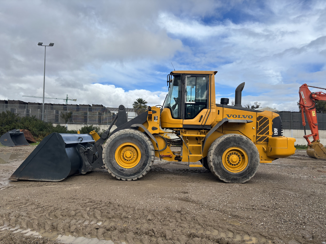 VOLVO L90F - מעמיס גלגלים: תמונה 2 VOLVO L90F - מעמיס גלגלים: תמונה 2