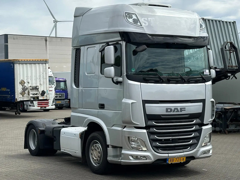 DAF XF 440 Super Space Cab / Smart Tacho / Apk! - יחידת טרקטור: תמונה 2 DAF XF 440 Super Space Cab / Smart Tacho / Apk! - יחידת טרקטור: תמונה 2