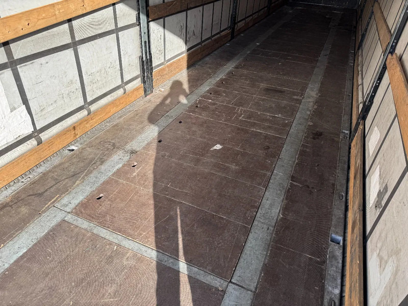 Schmitz Cargobull Schuifzeil -dak / Coil / Rotos-Disc - סמיטריילר עם וילונות צד: תמונה 5 Schmitz Cargobull Schuifzeil -dak / Coil / Rotos-Disc - סמיטריילר עם וילונות צד: תמונה 5