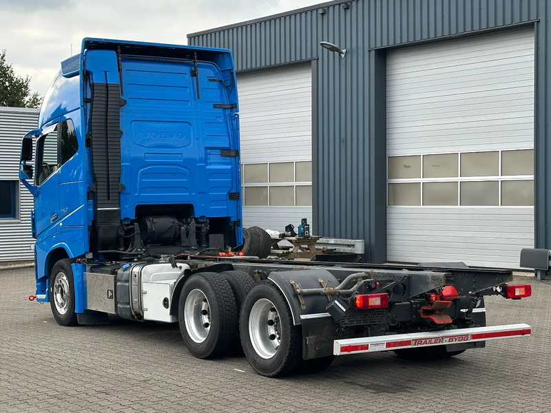 Volvo FH 16.750 6x4 Globe XL Chassis Retarder 3.90 Wb Full Air - משאית עם שלדת תא: תמונה 4 Volvo FH 16.750 6x4 Globe XL Chassis Retarder 3.90 Wb Full Air - משאית עם שלדת תא: תמונה 4