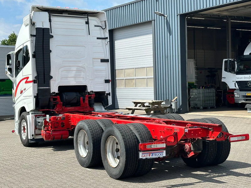 Volvo FH 16.750 6x4 Globe XL Chassis Retarder 4.30 Wb Full Air - משאית עם שלדת תא: תמונה 4 Volvo FH 16.750 6x4 Globe XL Chassis Retarder 4.30 Wb Full Air - משאית עם שלדת תא: תמונה 4