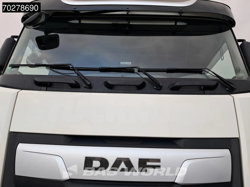 יחידת טרקטור DAF XF 530 4X2 SSC 2x Tanks Retarder Standklima ACC: תמונה 8