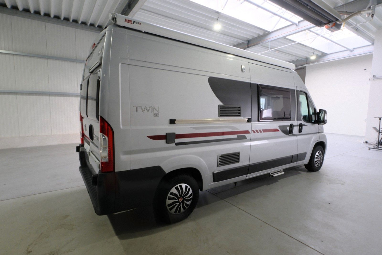 Adria Twin 600/Festbett/Klima/Solar/Markise/Finanz. - מוטורהום: תמונה 3 Adria Twin 600/Festbett/Klima/Solar/Markise/Finanz. - מוטורהום: תמונה 3