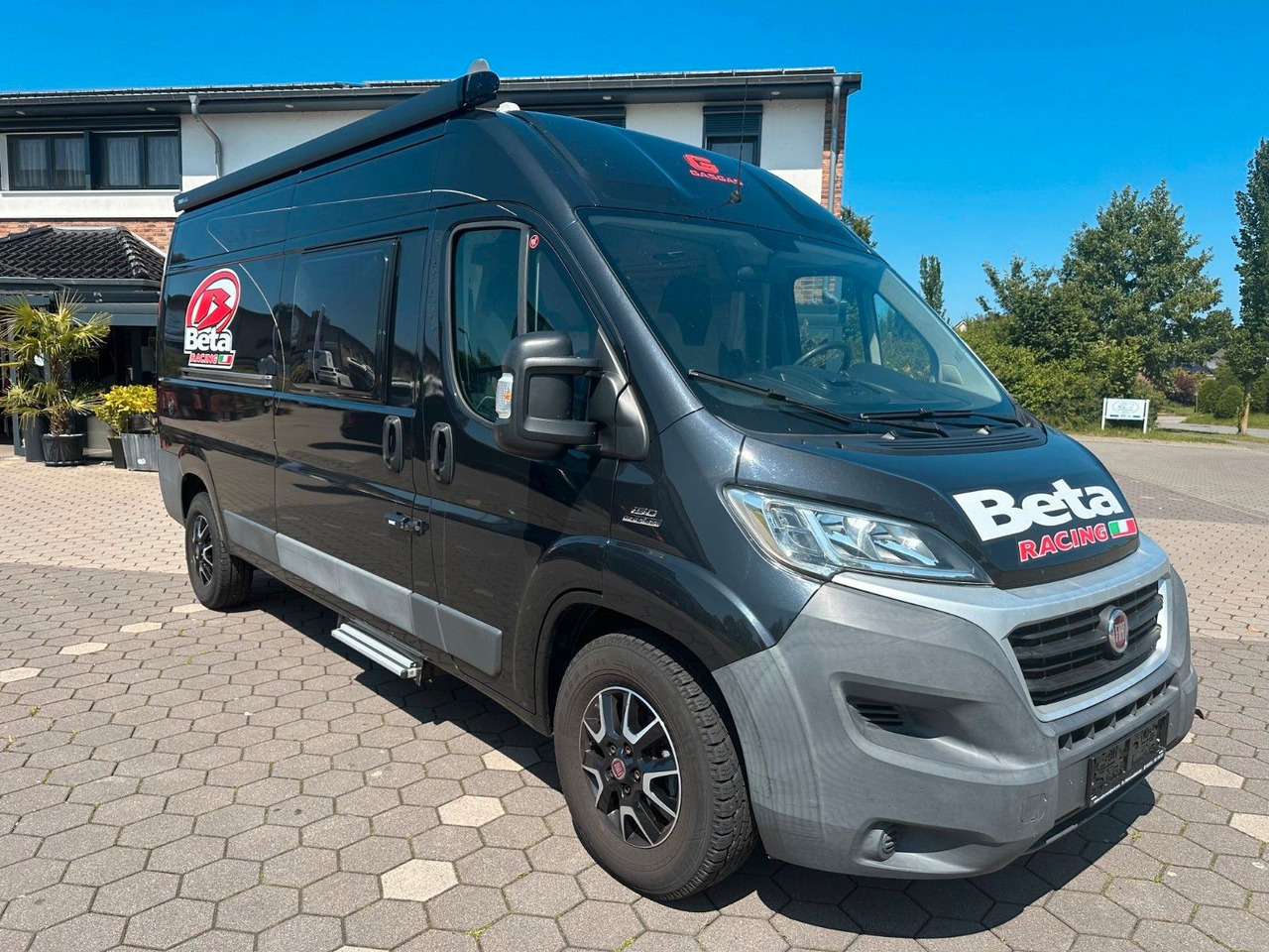 Pössl Roadcar 600/Festbett/Markise/Solar - מוטורהום: תמונה 1 Pössl Roadcar 600/Festbett/Markise/Solar - מוטורהום: תמונה 1