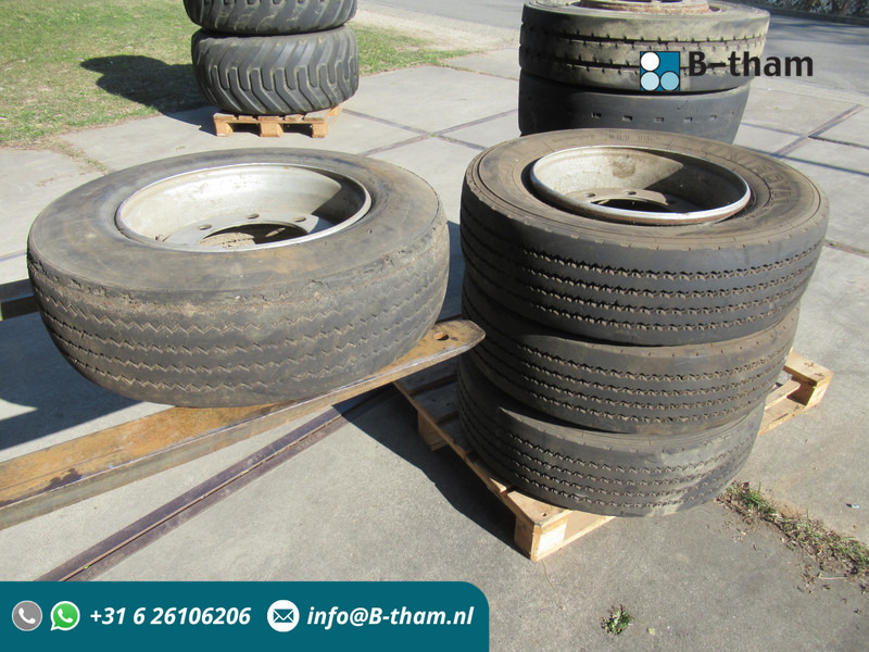 MEFRO 4 x Velg 17.5x6.75 + band Veldhuizen - חבילת גלגלים וצמיגים עבור משאית: תמונה 1 MEFRO 4 x Velg 17.5x6.75 + band Veldhuizen - חבילת גלגלים וצמיגים עבור משאית: תמונה 1